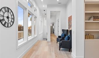 609 SW 4th St, Bentonville, AR 72712
