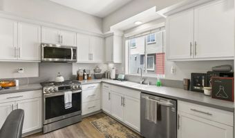 225 Royal Gln Unit #410, Escondido, CA 92025