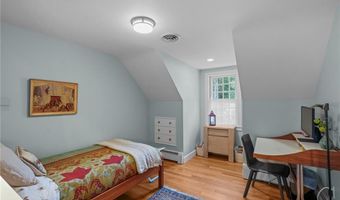 12 Half Mile Rd, Barrington, RI 02806