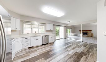 2425 Foxway Dr, Ann Arbor, MI 48105