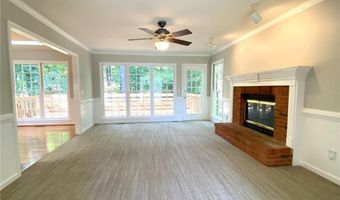 612 Braidwood Dr NW, Acworth, GA 30101