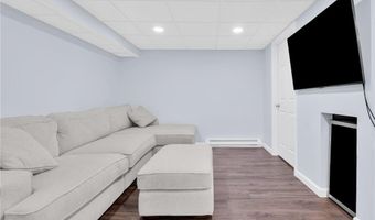 2 Brookfield Rd, Coventry, RI 02816