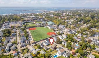 5 Lowndes St, Newport, RI 02840