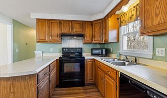 611 Quaker Hill Rd, Albion, ME 04910