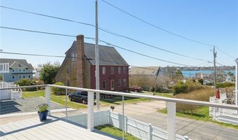 433 Wolcott Ave, Middletown, RI 02842