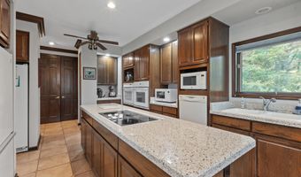 40 LaVanda Ln, Hot Springs Village, AR 71909