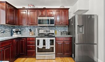 68 Stetson Pl 68, Danbury, CT 06811