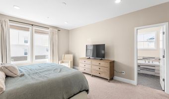 20801 LAMLASH Ter, Ashburn, VA 20147