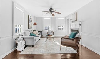 1382 Hope St, Bristol, RI 02809