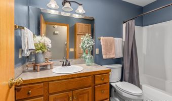 6084 Crystal Dr, Allendale, MI 49401
