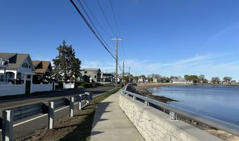 33 Sybil Ave, Branford, CT 06405