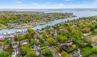 4 Coles Ave, Amityville, NY 11701