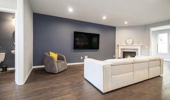 2865 Dillon Dr, Ann Arbor, MI 48105