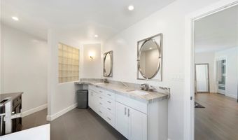 1864 Laurel Rd, Oceanside, CA 92054