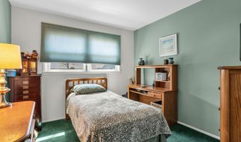 900 Cable Ave, Beachwood, NJ 08722