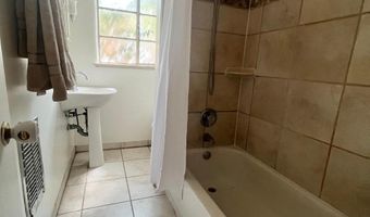 305 MADISON St NE, Albuquerque, NM 87108