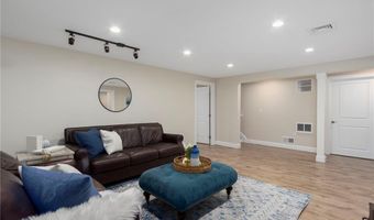 161 Seawynds Dr, North Kingstown, RI 02852