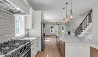 412 Main St, Bay St. Louis, MS 39520