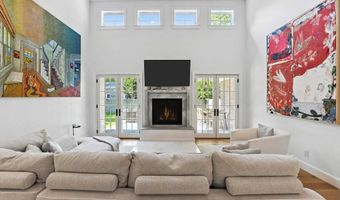 97 Oak Ln, Amagansett, NY 11937