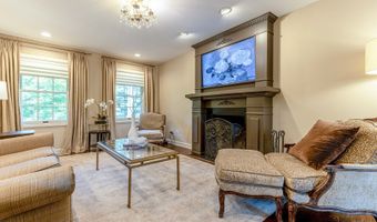 22205 W PINEVIEW Dr, Antioch, IL 60002