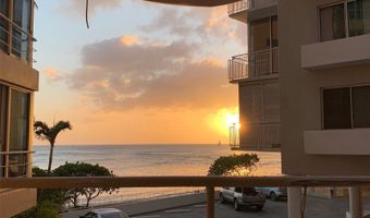 2979 Kalakaua Ave 205, Honolulu, HI 96815