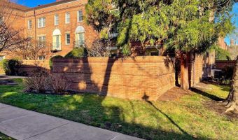 1113 N PITT St #1A, Alexandria, VA 22314