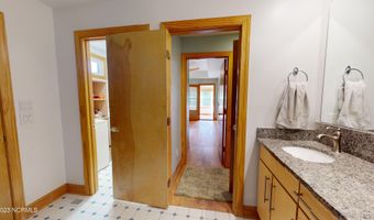 245 Lakeside Dr, Aberdeen, NC 28315