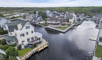 221 Magnolia Dr, Bayville, NJ 08721
