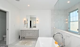 10 RICHARDS Way, Ambler, PA 19002