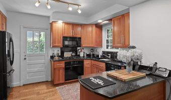 4725 ROCK SPRING Rd, Arlington, VA 22207