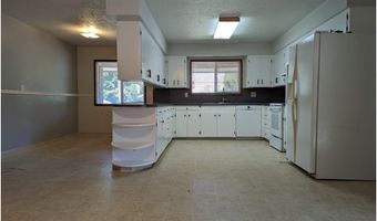 916 HARRISON St, Oregon City, OR 97045