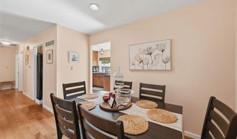 254 Village Mead Dr, Ballwin, MO 63021