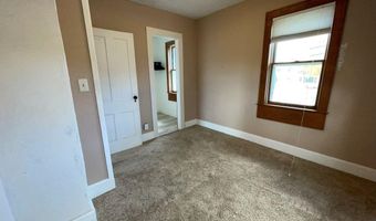 212 N WATER St, Algoma, WI 54201