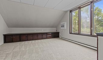 1903 E APPLE CREEK Rd, Appleton, WI 54913