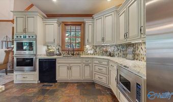 343 St Andrews Ln, Albertville, AL 35951