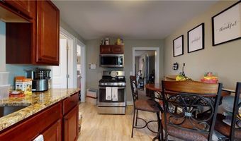 44 Division St, Lincoln, RI 02838