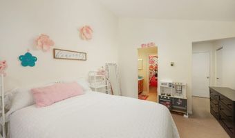 28 Spruce Ct, Bedminster, NJ 07921