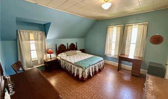 413 N 7th St, Atchison, KS 66002