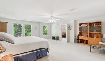 305 BUCKINGHAM Dr, Algonquin, IL 60102