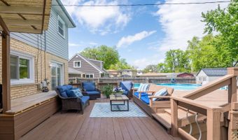 237 N Pioneer Dr, Addison, IL 60101