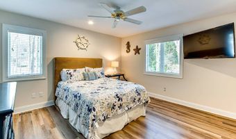 16 Woodedge Cir, Amagansett, NY 11930