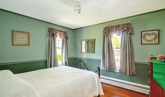 119 Alfred Drowne Rd, Barrington, RI 02806
