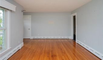 14 Dexter St, Newport, RI 02840