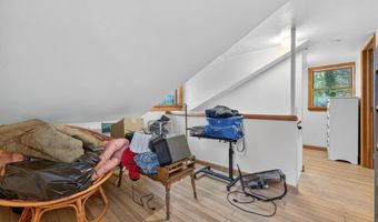 15 Hazen St, Chester, CT 06412