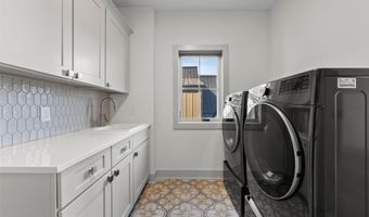 2899 Katmai Dr A, Columbus, OH 43228