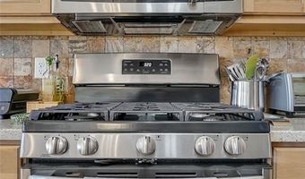 1812 Lynx Ln, Altus, OK 73521