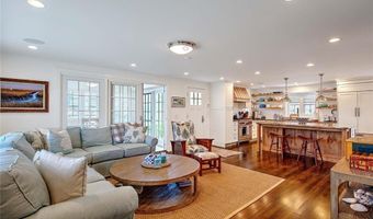 228 Bonnet Point Rd, Narragansett, RI 02882