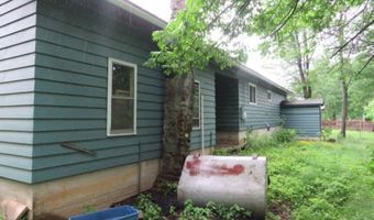 45 Pine Island Ave, Berlin, NH 03570