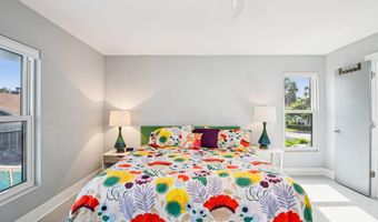 248 11TH St, Atlantic Beach, FL 32233