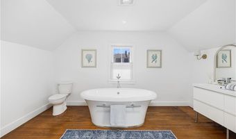 5 Mt. Vernon St, Newport, RI 02840
